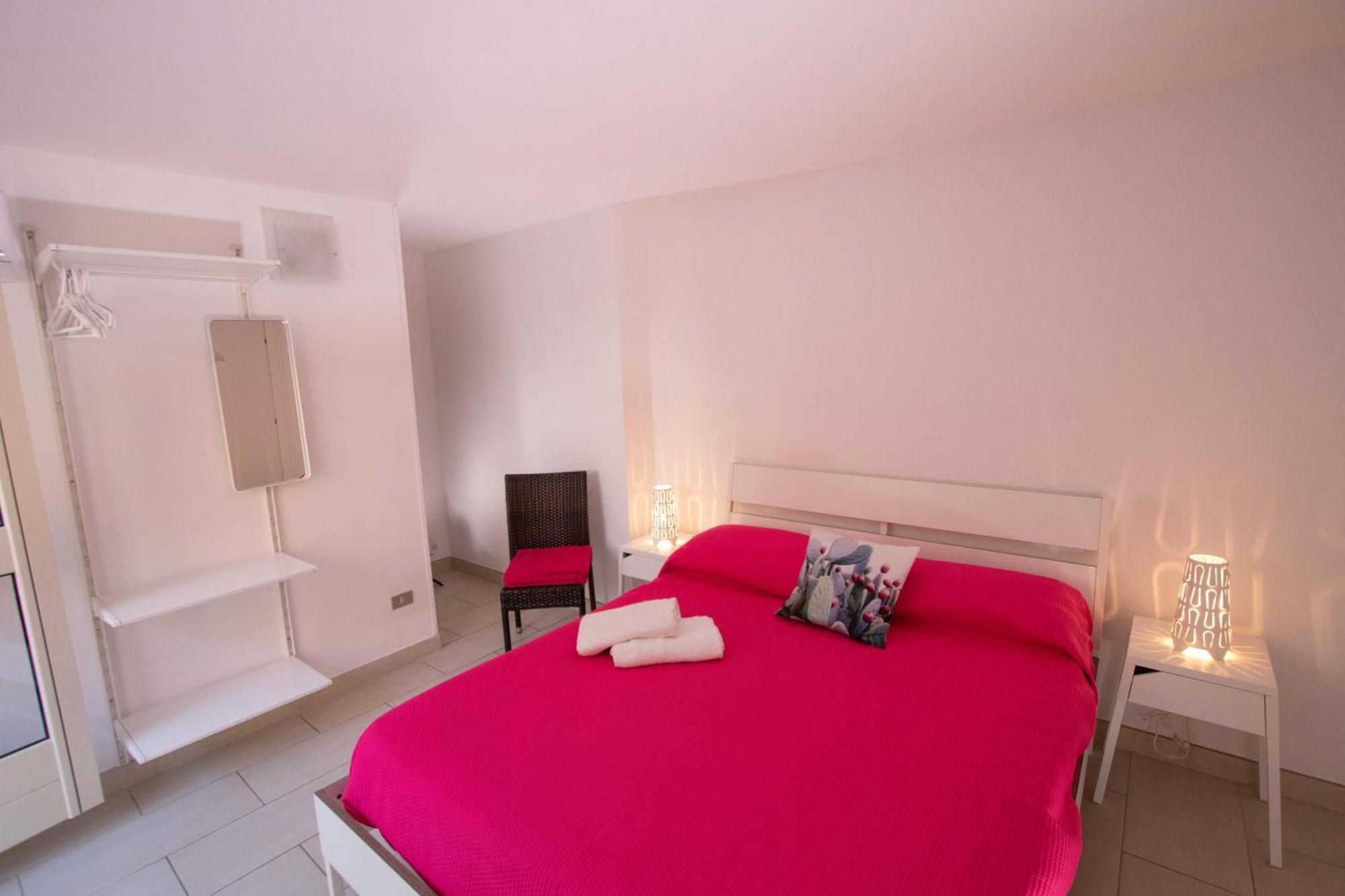 Le Torrette Rooms And Apartments Avola Esterno foto